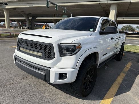 Used 2016 Toyota Tundra SR5 image 1