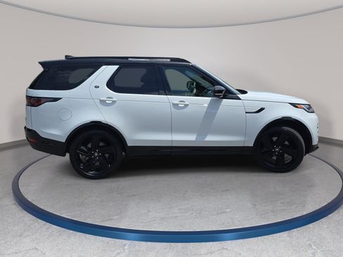 Certified 2025 Land Rover Discovery Dynamic SE AWD/4WD image 4