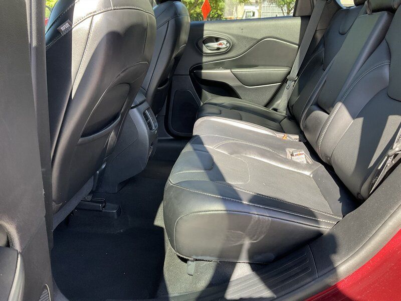 Used 2020 Jeep Cherokee Limited AWD/4WD image 14