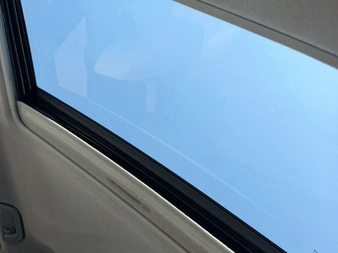 Used 2011 Toyota RAV4 Limited w/ Limited Extra Value Pkg FWD image 27