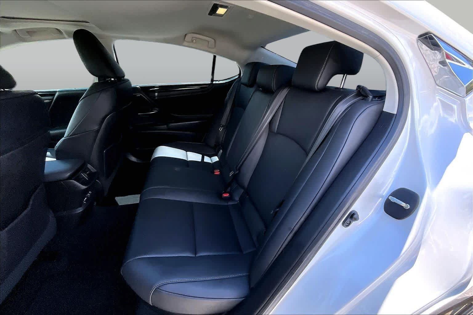 Used 2020 Lexus ES 300h w/ Premium Package FWD image 21