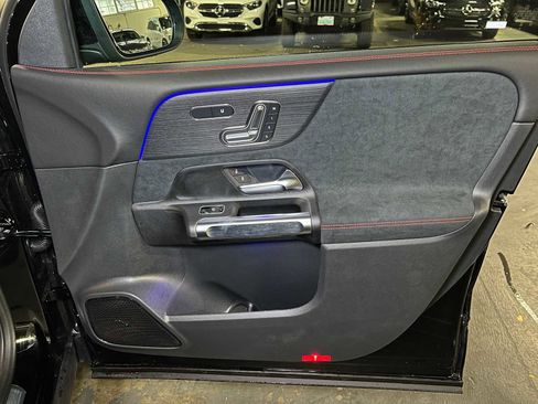 New 2026 Mercedes-Benz GLB 250 4MATIC image 10