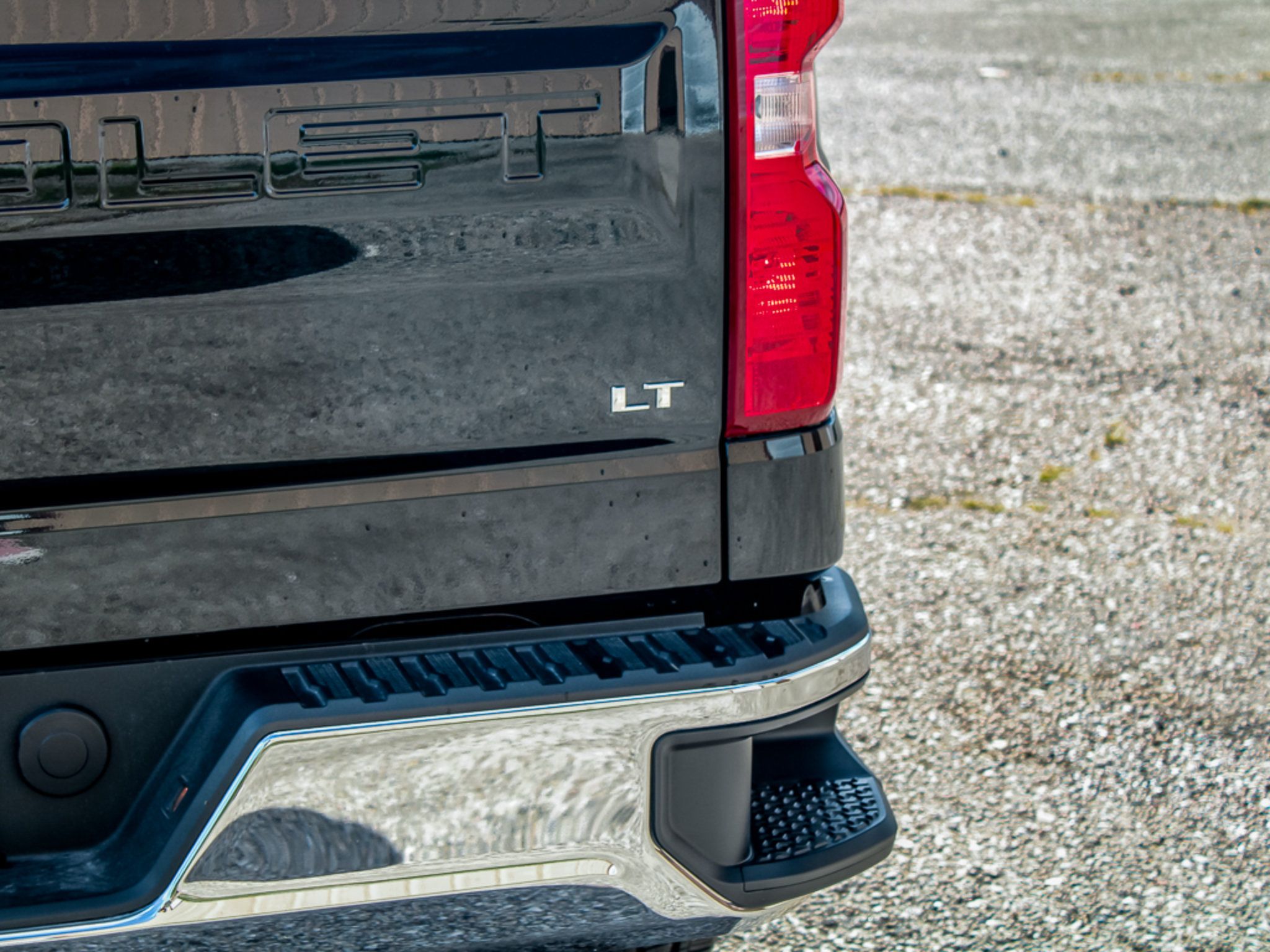 Used 2025 Chevrolet Silverado 1500 LT AWD/4WD image 18