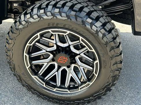 New 2025 Ford F250 Lariat w/ Lariat Ultimate Package image 6