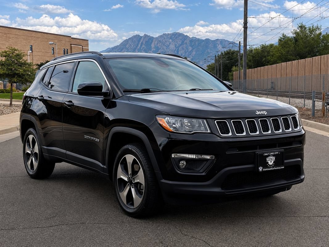 Used 2017 Jeep Compass Latitude w/ Popular Equipment Group AWD/4WD image 7