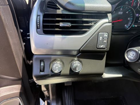 Used 2020 Chevrolet Suburban Premier image 22