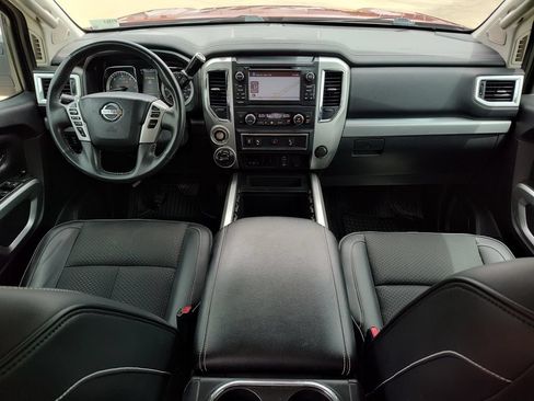 Used 2016 Nissan Titan PRO-4X AWD/4WD image 30