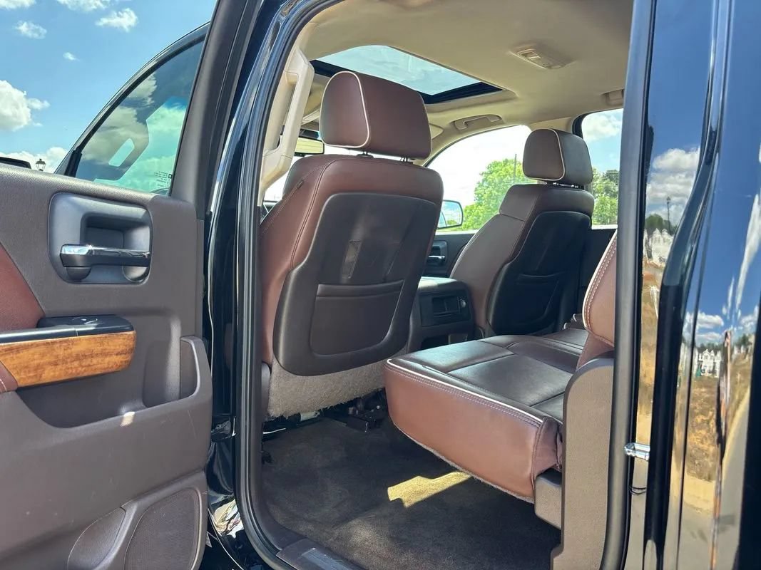 Used 2015 Chevrolet Silverado 2500 High Country w/ Duramax Plus Package AWD/4WD image 25