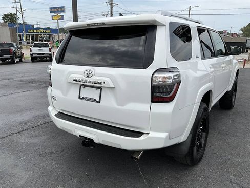 Used 2015 Toyota 4Runner SR5 w/ Four Season Floor Mat Package AWD/4WD image 5