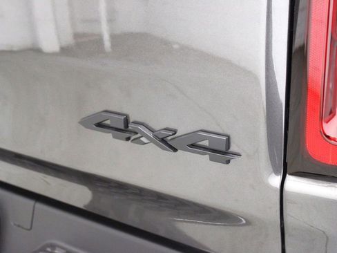 New 2026 RAM 1500 4x4 Crew Cab image 40