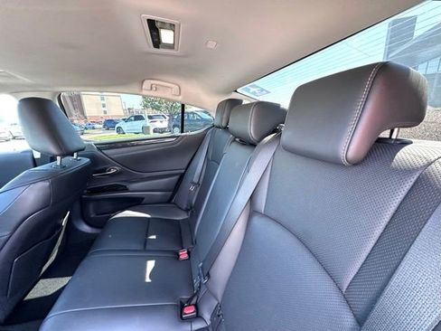 Used 2022 Lexus ES 300h w/ Accessory Package 2 FWD image 21
