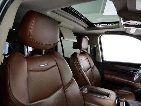 Used 2019 Cadillac Escalade Premium Luxury w/ LPO, Escalade Noir Package RWD image 12