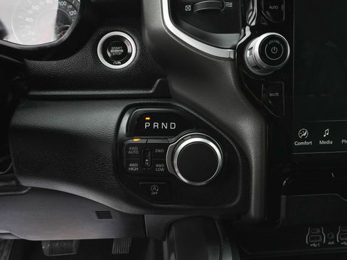 Used 2025 RAM 1500 Big Horn AWD/4WD image 23