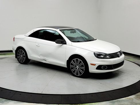 Used 2013 Volkswagen Eos w/ Sport Package image 3