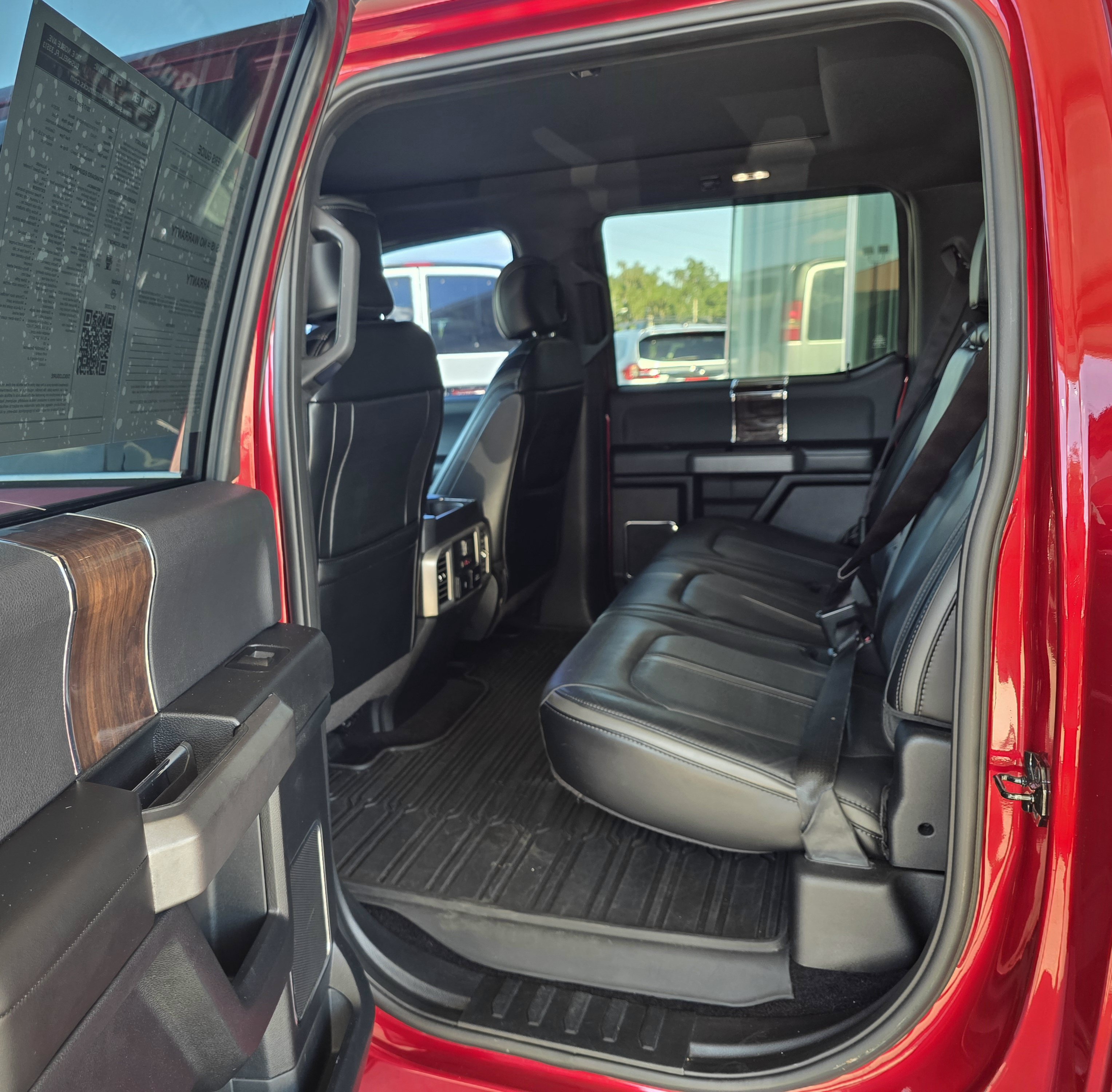 Used 2017 Ford F150 Platinum w/ Equipment Group 701A Luxury AWD/4WD image 34