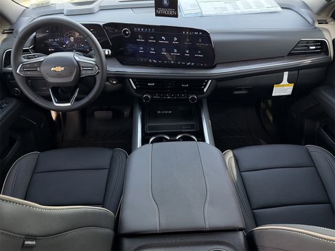 New 2026 Chevrolet Suburban Premier image 11