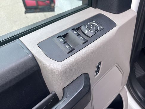 Used 2019 Ford F250 XL w/ STX Appearance Package image 18