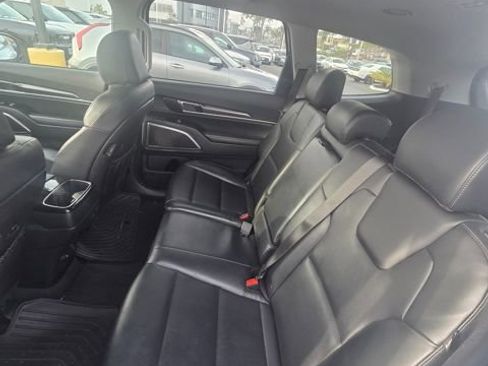 Certified 2024 Kia Telluride LX image 7