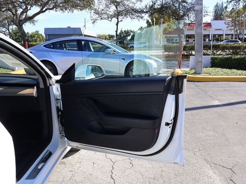 Used 2020 Tesla Model 3 Long Range image 25