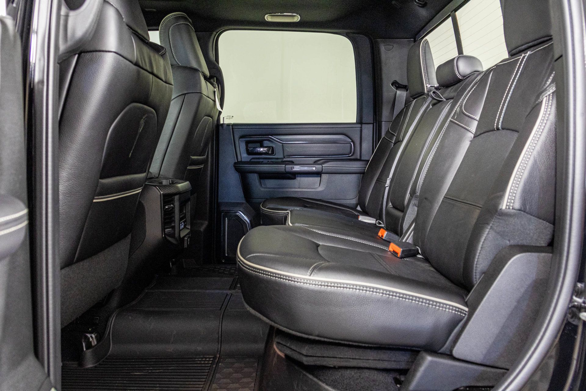 Used 2024 RAM 3500 Limited AWD/4WD image 45