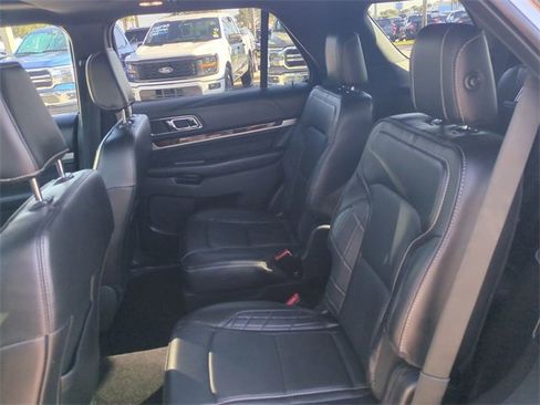 Certified 2018 Ford Explorer Platinum image 14