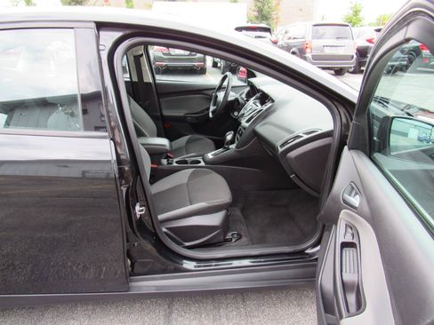 Used 2014 Ford Focus SE FWD image 29