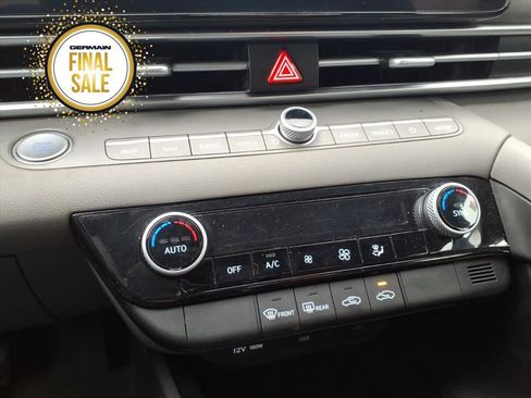 Used 2024 Hyundai Elantra SEL image 20