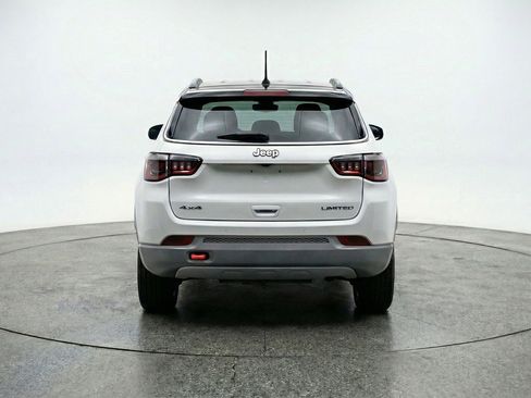 Used 2025 Jeep Compass Trailhawk AWD/4WD image 7
