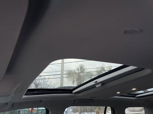 Used 2023 GMC Acadia AT4 w/ Technology Package image 11