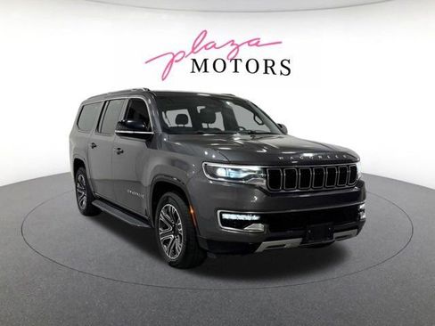 Used 2024 Jeep Wagoneer L Series II w/ Flexible Seating Group AWD/4WD image 3