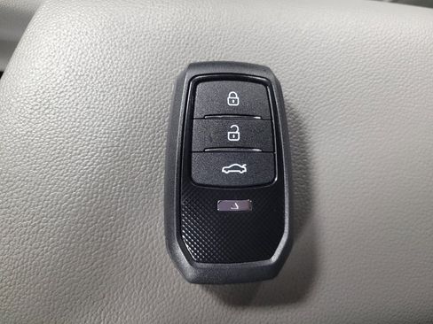 Used 2023 Hyundai Elantra SEL w/ Convenience Package image 32