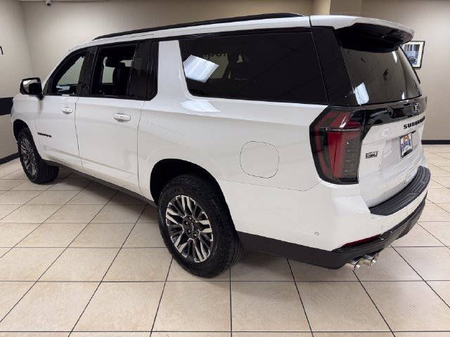 Used 2025 Chevrolet Suburban Z71 AWD/4WD image 4