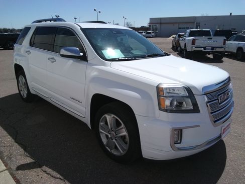 Used 2017 GMC Terrain Denali AWD/4WD image 4