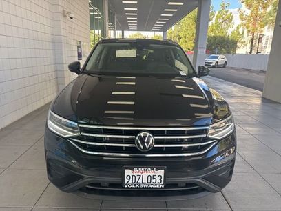 Certified 2023 Volkswagen Tiguan SE w/ Panoramic Sunroof Package
