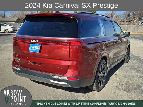 Used 2024 Kia Carnival SX Prestige image 11
