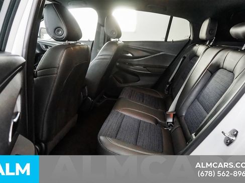 Used 2025 Buick Envista Preferred image 17