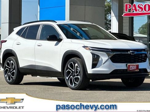 New 2026 Chevrolet Trax RS w/ Driver Confidence Package FWD image 1