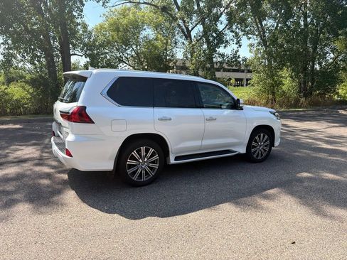 Used 2016 Lexus LX 570 4WD w/ Luxury Package image 24