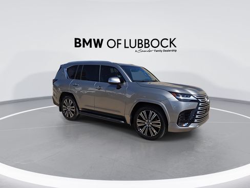 Used 2024 Lexus LX 600 4WD w/ Luxury Package image 2