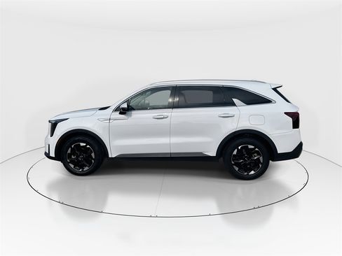 Used 2024 Kia Sorento S image 5