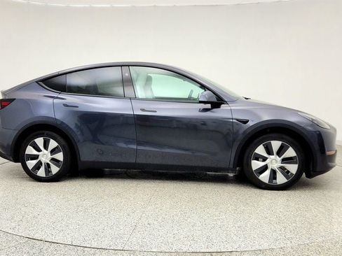 Used 2023 Tesla Model Y Long Range AWD/4WD image 4