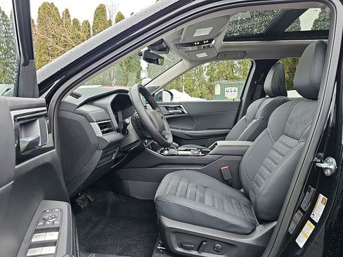 New 2026 Mitsubishi Outlander SE image 9