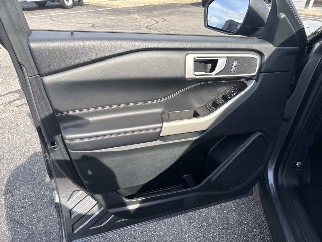 Used 2024 Ford Explorer XLT w/ Equipment Group 202A RWD image 21