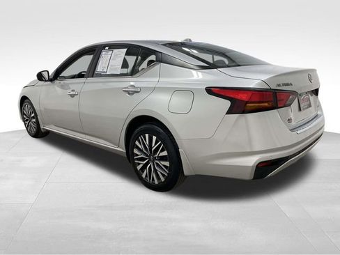 Used 2023 Nissan Altima 2.5 SV image 5