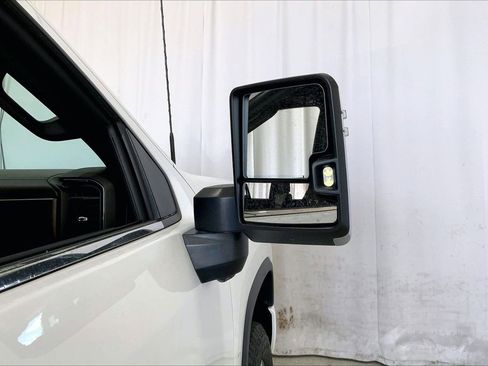 Used 2024 Chevrolet Silverado 2500 High Country w/ High Country Premium Package image 11