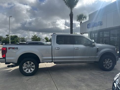 Used 2022 Ford F250 Platinum w/ FX4 Off-Road Package AWD/4WD image 5