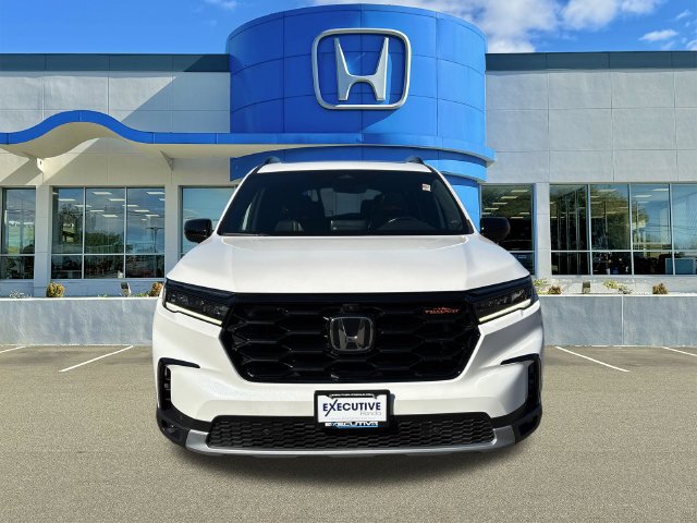 Used 2023 Honda Pilot TrailSport image 6