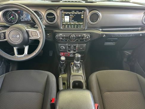 Used 2023 Jeep Wrangler Unlimited Rubicon 4xe AWD/4WD image 15