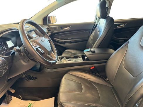 Used 2019 Ford Edge Titanium w/ Equipment Group 301A AWD/4WD image 10