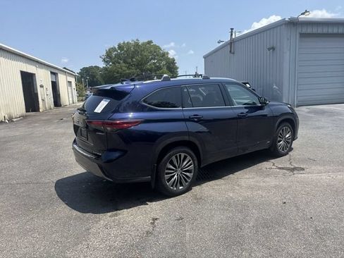 Used 2022 Toyota Highlander Platinum AWD/4WD image 5